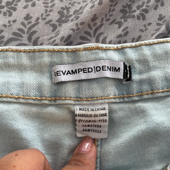Ripped Skinny Jeans - Picture 5 of 6